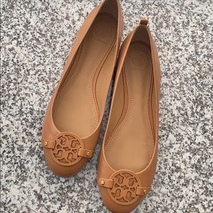 NWT Tory Burch camel color flats sz 11